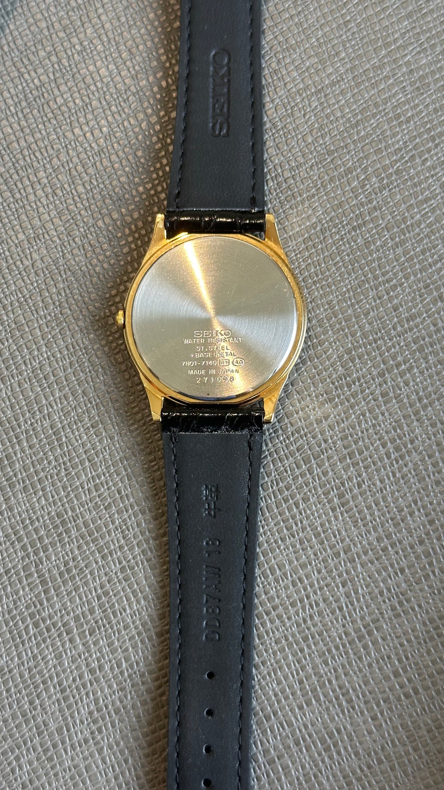 Seiko V701-1920